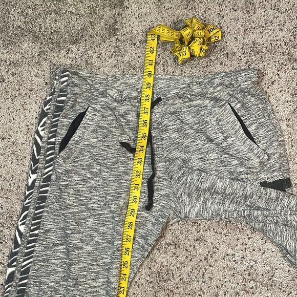 PINK Victoria’s Secret Gray Low Rise Y2K Wide Leg Sweatpants Size Small - Picture 7 of 7